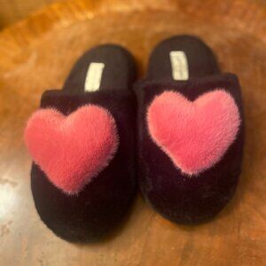 NWOT Jessica Simpson Fuzzy Cozy Heart Slippers Size 7-8